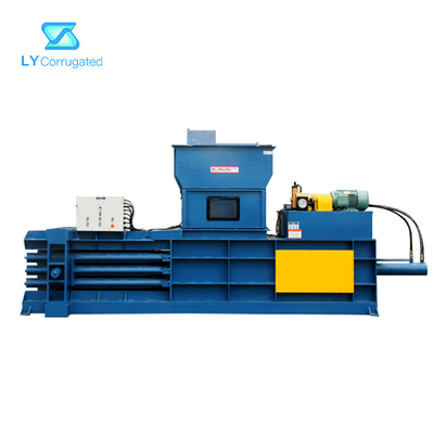 500KG / M3 آلة تغليف الكرتون 380V 50HZ التحكم في شاشة تعمل باللمس 3 مراحل